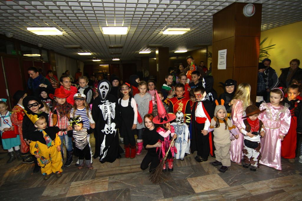 Fotogaléria Detský maškarný ples 2013 (53) Detský maškarný ples 2013