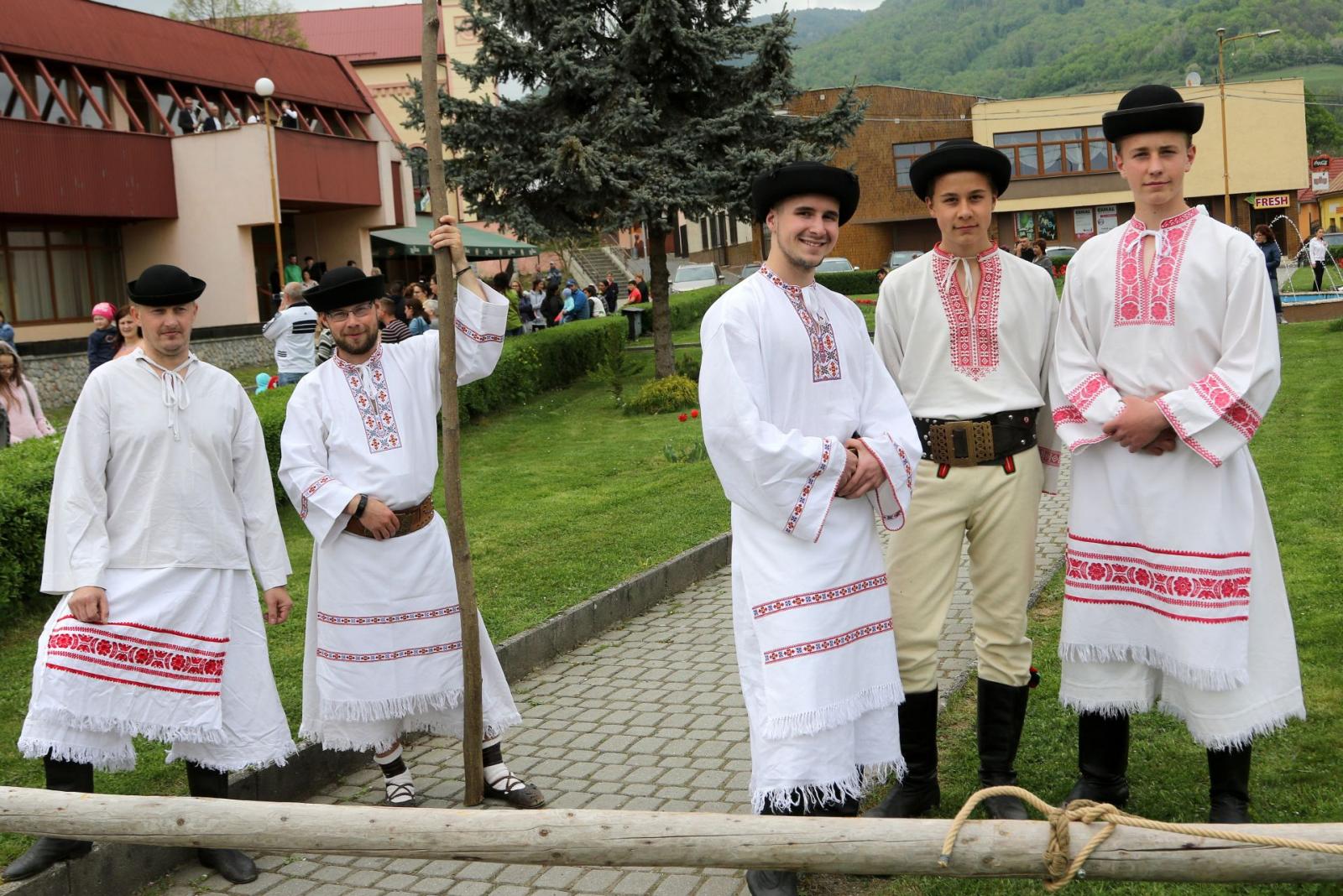 Fotogaléria Divadelná sobota a stavanie mája 2019 (19) Divadelná sobota a stavanie mája 2019
